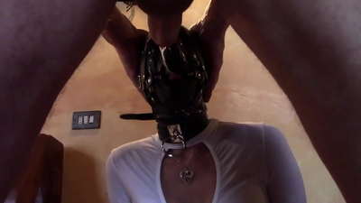 Laura ing tumit, pilihan model, video 2021, tenggorokan jero kanthi pirang-pirang dering