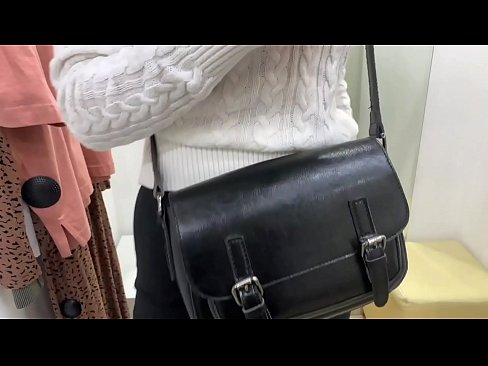 ❤️ Masturbasi umum saka asu enom FeralBerry karo dildo ing kamar fitting ️ Porno vk ing kita ❌️